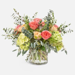 Spring-inspired flower bouquet with roses and ranunculus