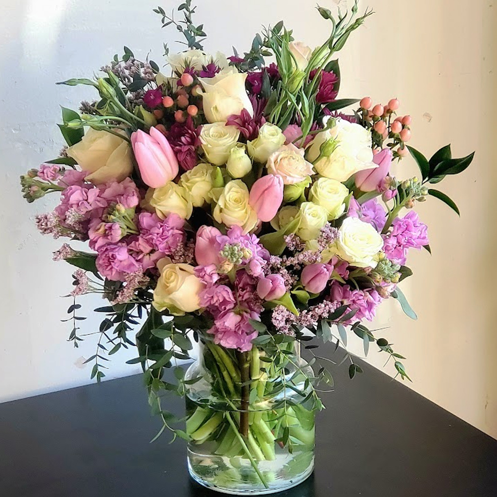 April-Showers-Queue-the-Flowers-Blog-Post-Florist-Marketplace-Same-Day-Delivery