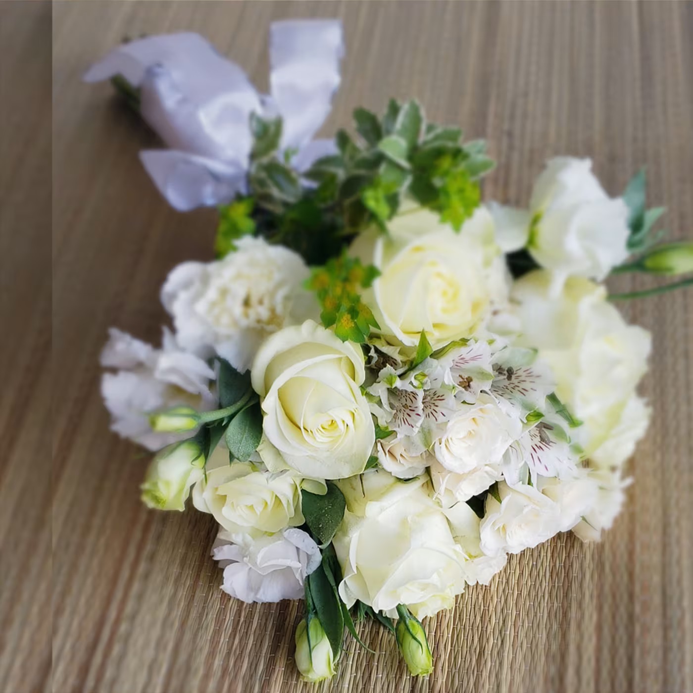 Hand-Tied White Rose Bouquet_Florist Marketplace-Orange County